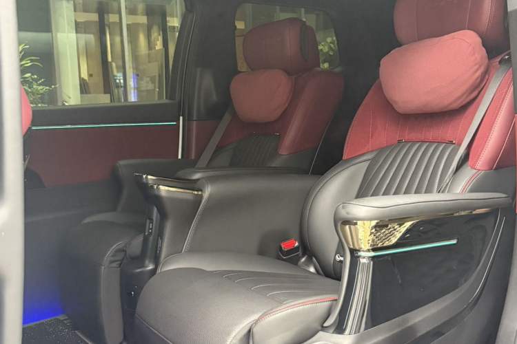 Used GAC Trumpchi M8 2023 Zongshi Series Dual-Motor Supreme Edition Left Rear Seat