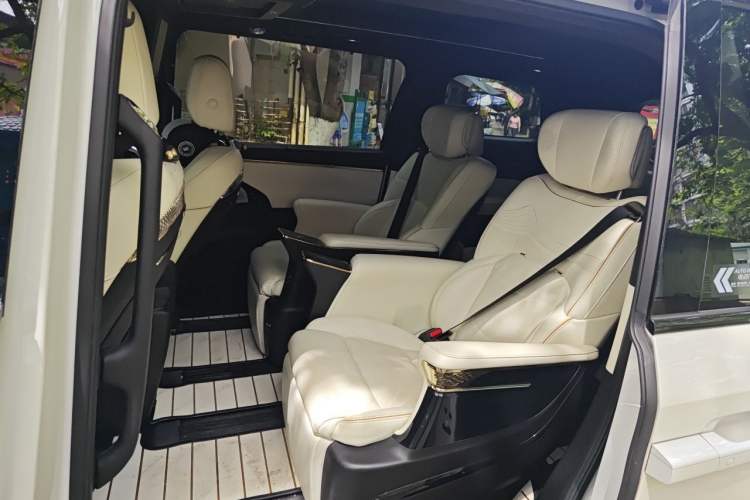 Used GAC Trumpchi M8 2023 Zongshi Series Dual-Motor YuZun Edition Left Rear Seat