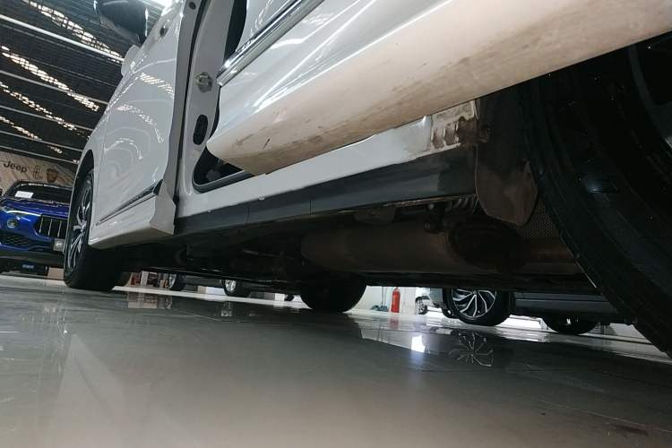 Used GAC Trumpchi M8 2023 Lingxiu Series 390T Deluxe Edition Left Side Sill