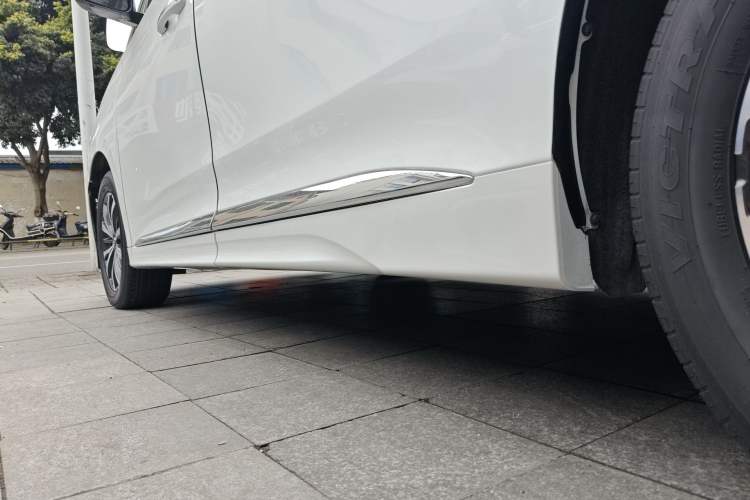 Used GAC Trumpchi M8 2023 Lingxiu Series 390T Deluxe Edition Left Side Sill