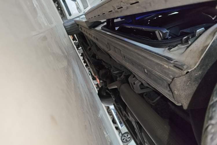Used GAC Trumpchi M8 2023 Zongshi Series Dual-Motor Supreme Edition Left Side Sill