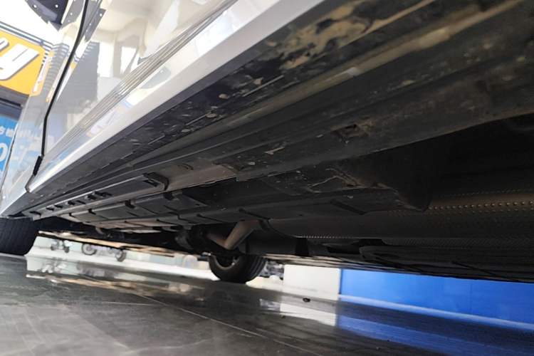 Used GAC Trumpchi M8 2023 Zongshi Series Dual-Motor Flagship Edition Left Side Sill