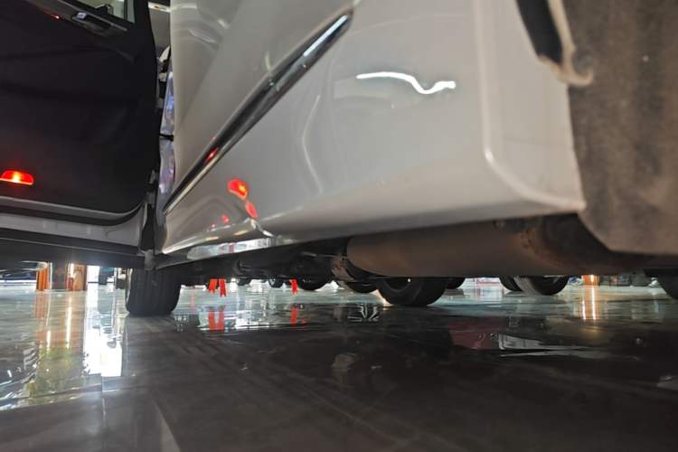 Used GAC Trumpchi M8 2023 Lingxiu Series 390T Ultimate Edition Left Side Sill