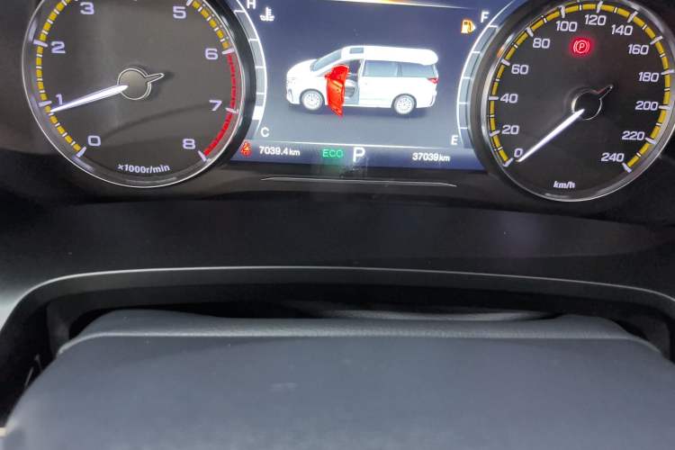 Used GAC Trumpchi M8 2023 Lingxiu Series 390T Deluxe Edition Odometer Close Up