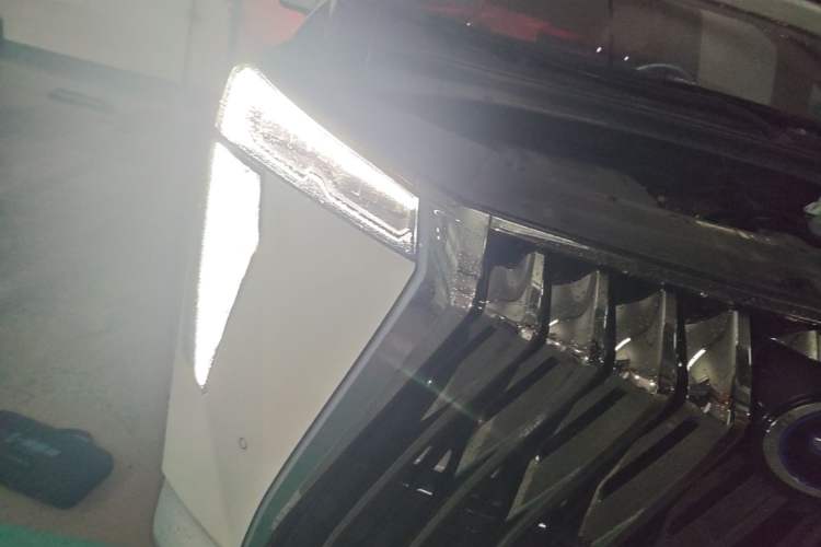 Used GAC Trumpchi M8 2023 Zongshi Series Dual-Motor Flagship Edition Right Front Headlight