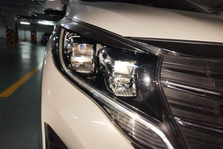 Used GAC Trumpchi M8 2023 Lingxiu Series 390T Prestige Edition Right Front Headlight