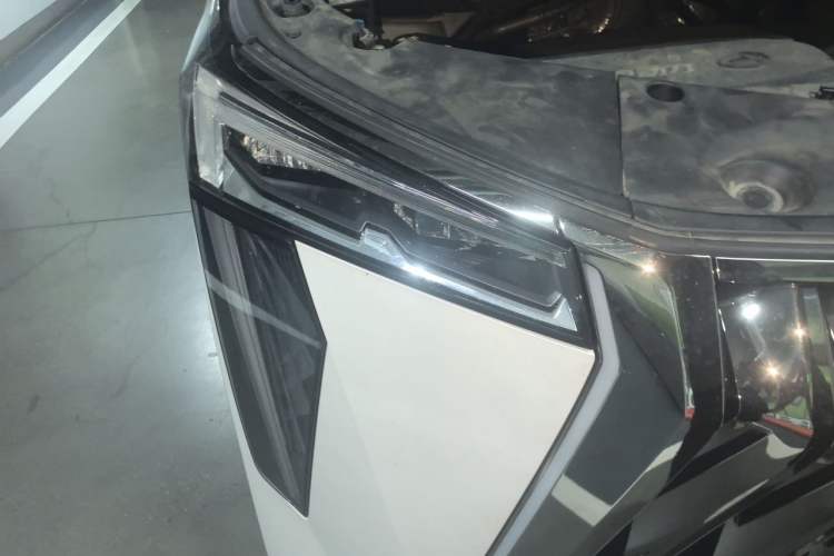 Used GAC Trumpchi M8 2023 Zongshi Series 400T Flagship Edition Right Front Headlight