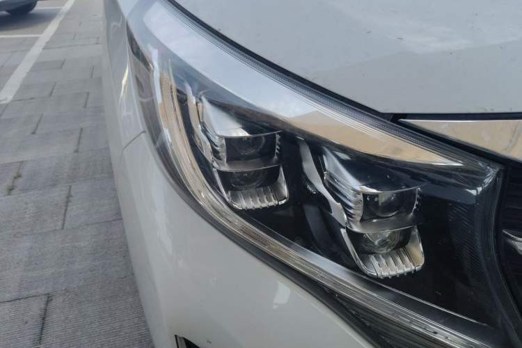 Used GAC Trumpchi M8 2023 Lingxiu Series 390T Ultimate Edition Right Front Headlight