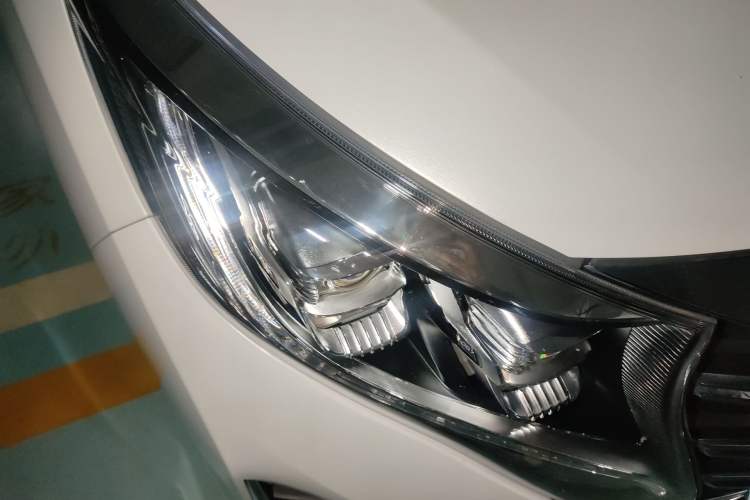 Used GAC Trumpchi M8 2023 Lingxiu Series 390T Deluxe Edition Right Front Headlight