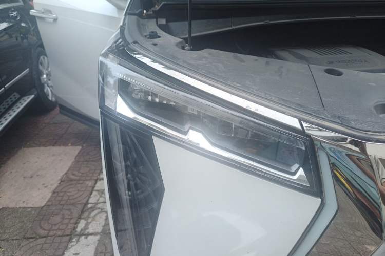 Used GAC Trumpchi M8 2023 Zongshi Series Dual-Motor Flagship Edition Right Front Headlight