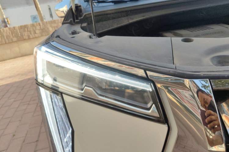 Used GAC Trumpchi M8 2023 Zongshi Series Dual-Motor YuZun Edition Right Front Headlight