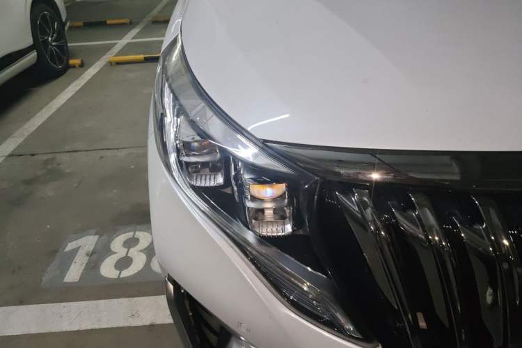 Used GAC Trumpchi M8 2023 Master Series 390T Ultimate Edition Right Front Headlight
