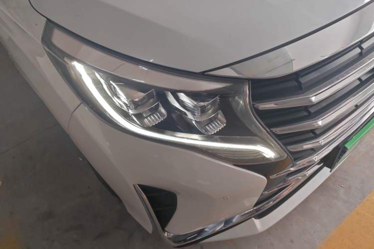 Used GAC Trumpchi M8 2023 Lingxiu Series 390T Ultimate Edition Right Front Headlight