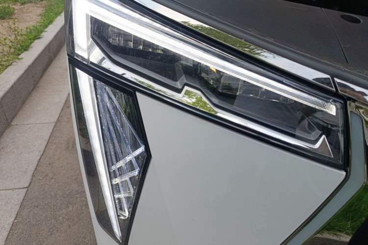 Used GAC Trumpchi M8 2023 Zongshi Series 400T Flagship Edition Right Front Headlight