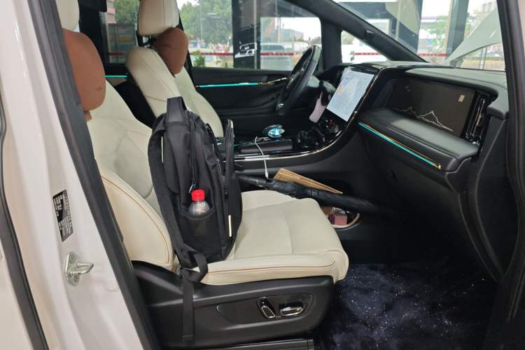 Used GAC Trumpchi M8 2023 Zongshi Series Dual-Motor YuZun Edition Right Front Seat