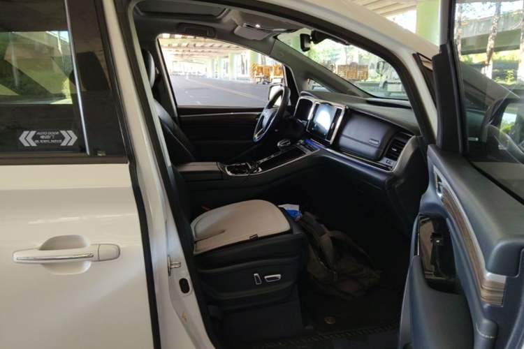 Used GAC Trumpchi M8 2023 Master Series 390T Ultimate Edition Right Front Seat