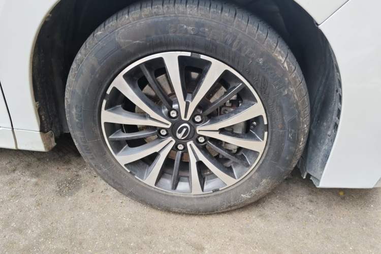 Used GAC Trumpchi M8 2023 Lingxiu Series 390T Luxury Edition Right Front Wheel Hub