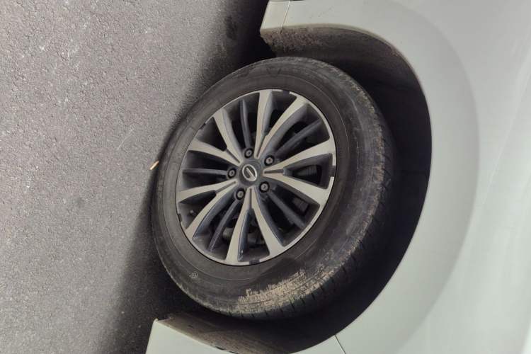 Used GAC Trumpchi M8 2023 Lingxiu Series 390T Deluxe Edition Right Front Wheel Hub
