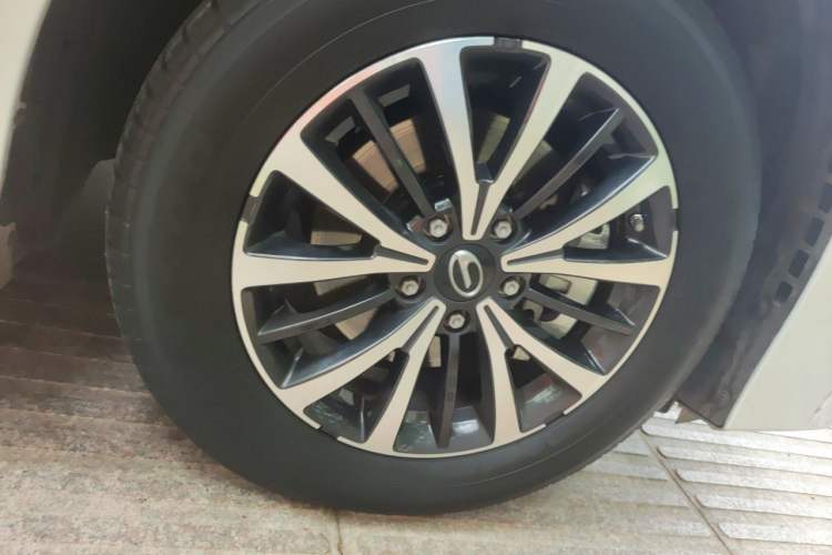 Used GAC Trumpchi M8 2023 Lingxiu Series 390T Deluxe Edition Right Front Wheel Hub