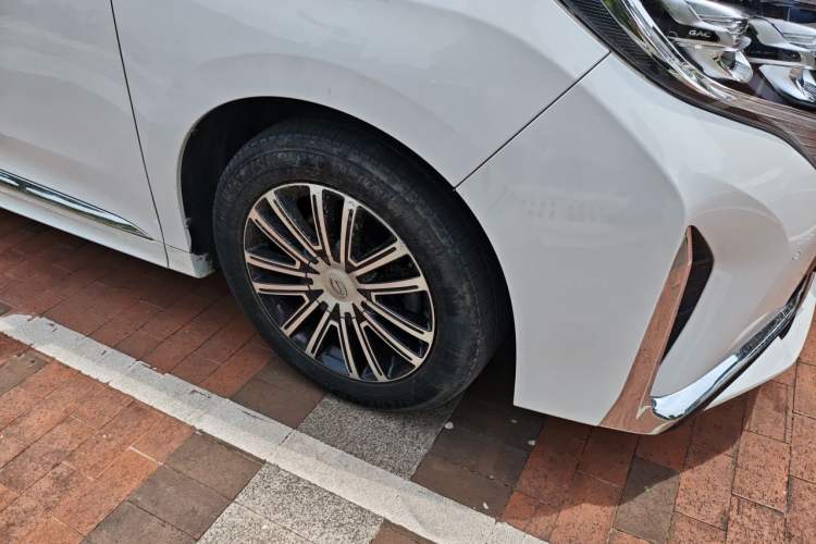 Used GAC Trumpchi M8 2023 Lingxiu Series 390T Prestige Edition Right Front Wheel Hub