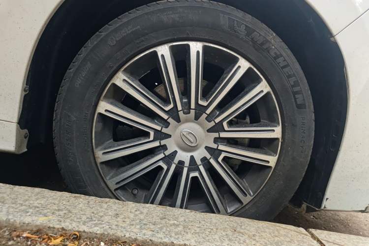 Used GAC Trumpchi M8 2023 Lingxiu Series 390T Ultimate Edition Right Front Wheel Hub