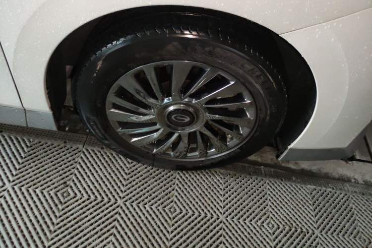 Used GAC Trumpchi M8 2023 Zongshi Series 400T Flagship Edition Right Front Wheel Hub