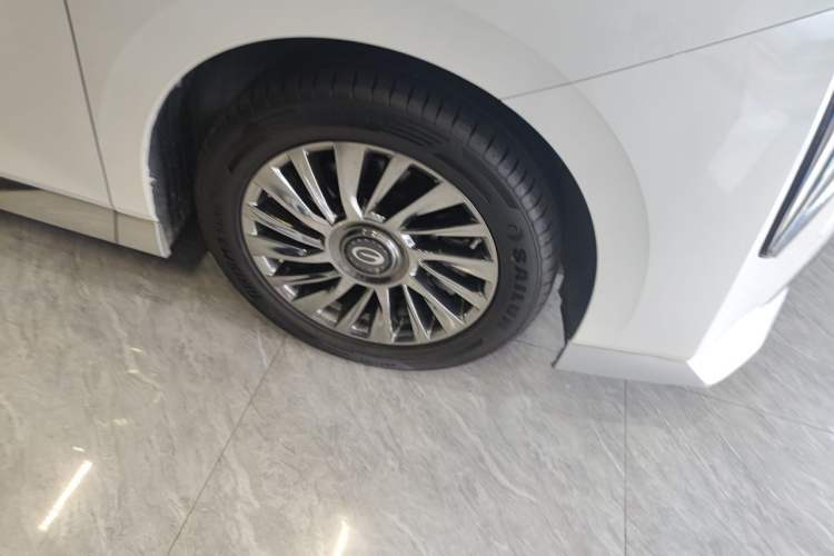 Used GAC Trumpchi M8 2023 Zongshi Series Dual-Motor YuZun Edition Right Front Wheel Hub