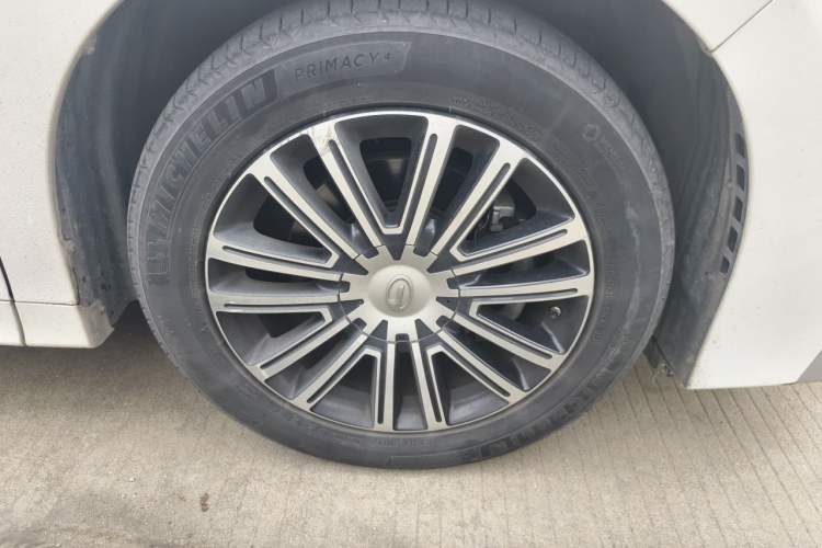Used GAC Trumpchi M8 2023 Lingxiu Series 390T Prestige Edition Right Front Wheel Hub