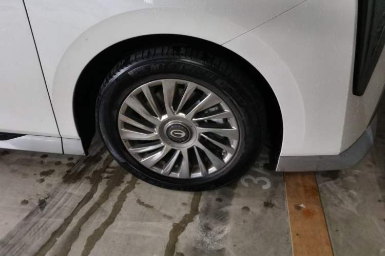 Used GAC Trumpchi M8 2023 Zongshi Series 400T Flagship Edition Right Front Wheel Hub