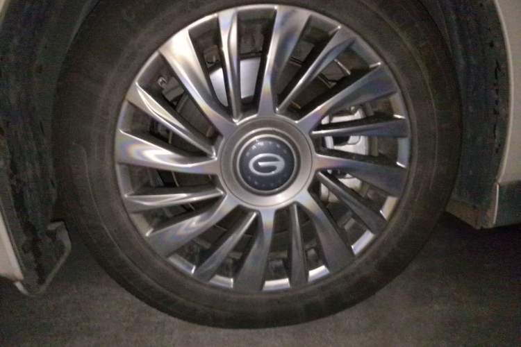 Used GAC Trumpchi M8 2023 Zongshi Series Dual-Motor YuZun Edition Right Front Wheel Hub