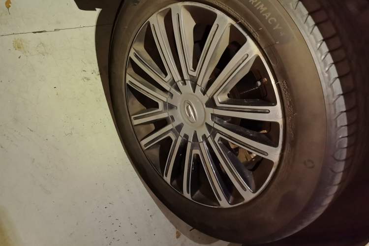 Used GAC Trumpchi M8 2023 Lingxiu Series 390T Ultimate Edition Right Front Wheel Hub