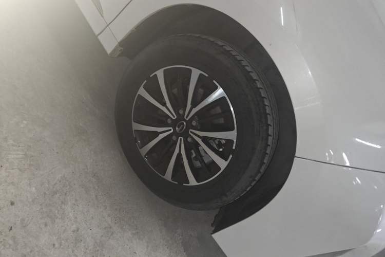Used GAC Trumpchi M8 2023 Lingxiu Series 390T Deluxe Edition Right Front Wheel Hub