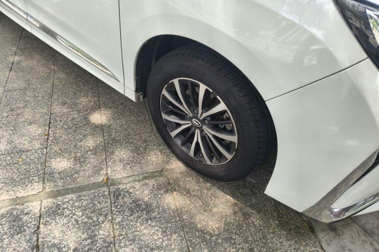 Used GAC Trumpchi M8 2023 Lingxiu Series 390T Luxury Edition Right Front Wheel Hub