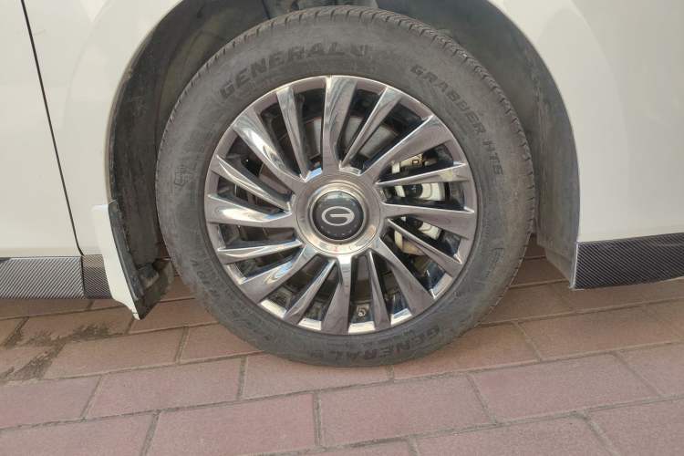 Used GAC Trumpchi M8 2023 Zongshi Series Dual-Motor YuZun Edition Right Front Wheel Hub