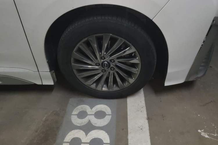 Used GAC Trumpchi M8 2023 Master Series 390T Ultimate Edition Right Front Wheel Hub