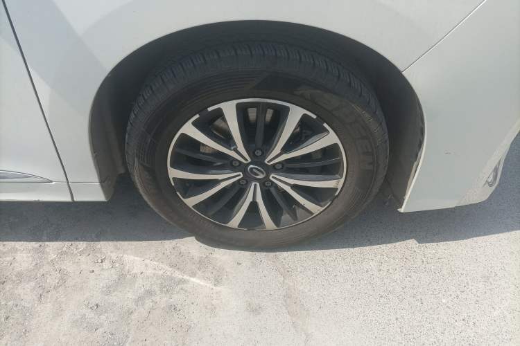 Used GAC Trumpchi M8 2023 Lingxiu Series 390T Deluxe Edition Right Front Wheel Hub