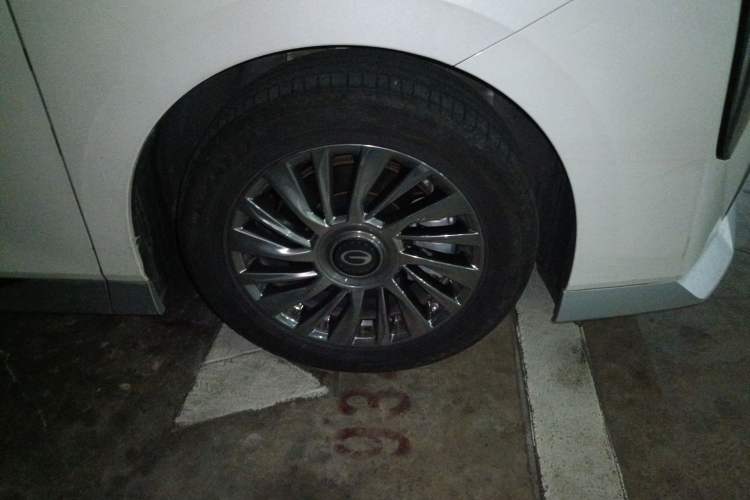 Used GAC Trumpchi M8 2023 Zongshi Series 400T Flagship Edition Right Front Wheel Hub