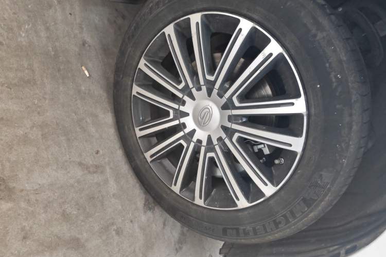 Used GAC Trumpchi M8 2023 Lingxiu Series 390T Ultimate Edition Right Front Wheel Hub