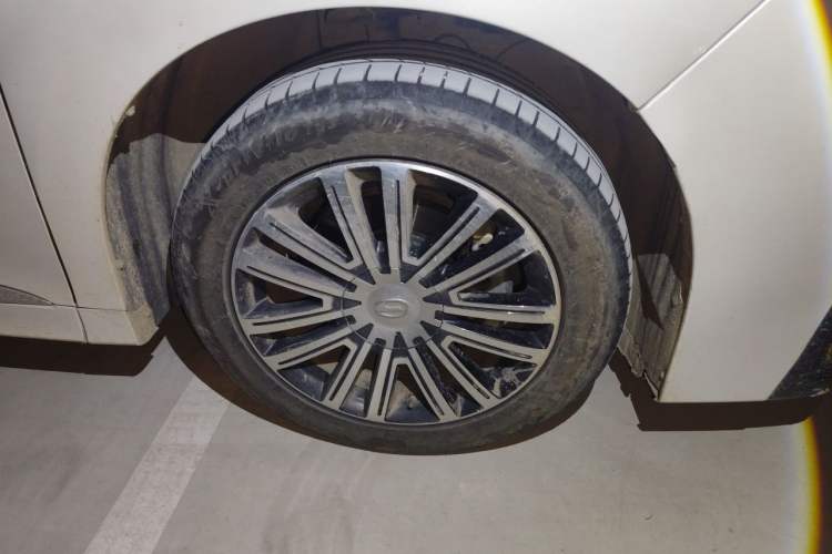 Used GAC Trumpchi M8 2023 Lingxiu Series 390T Prestige Edition Right Front Wheel Hub