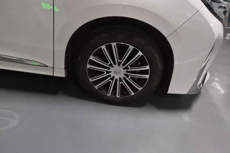 Used GAC Trumpchi M8 2023 Lingxiu Series 390T Prestige Edition Right Front Wheel Hub