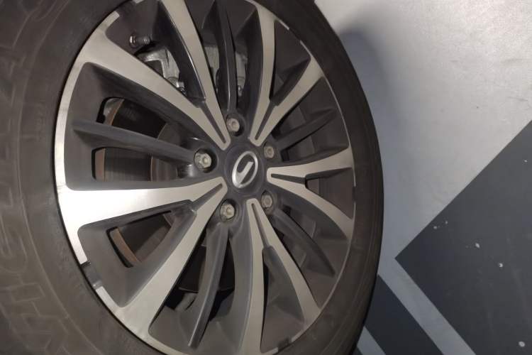 Used GAC Trumpchi M8 2023 Lingxiu Series 390T Luxury Edition Right Front Wheel Hub