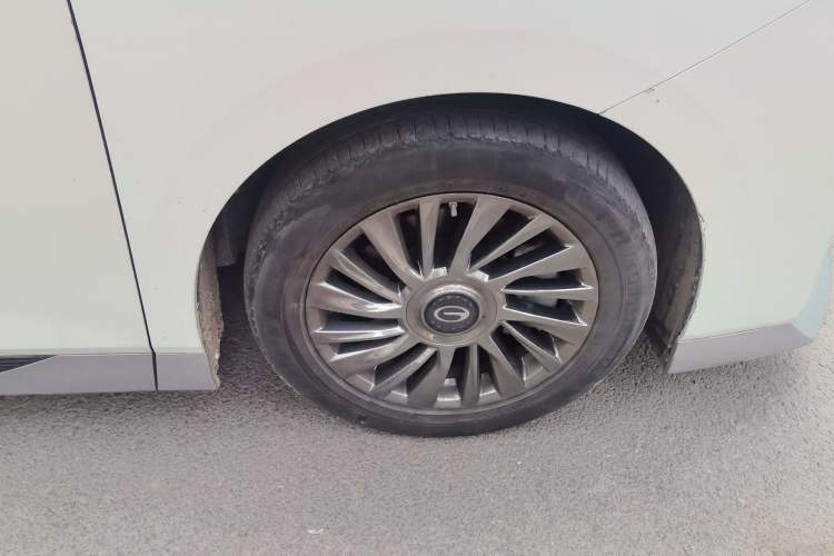 Used GAC Trumpchi M8 2023 Zongshi Series 400T Flagship Edition Right Front Wheel Hub