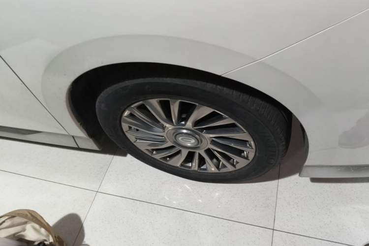 Used GAC Trumpchi M8 2023 Zongshi Series Dual-Motor YuZun Edition Right Front Wheel Hub