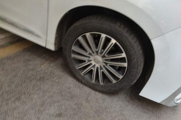 Used GAC Trumpchi M8 2023 Lingxiu Series 390T Prestige Edition Right Front Wheel Hub