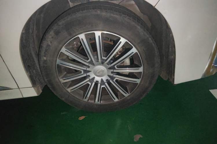 Used GAC Trumpchi M8 2023 Lingxiu Series 390T Ultimate Edition Right Front Wheel Hub