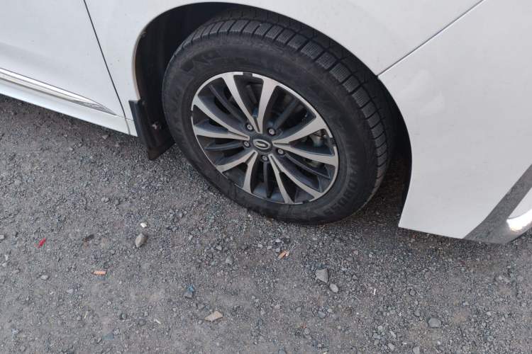 Used GAC Trumpchi M8 2023 Lingxiu Series 390T Deluxe Edition Right Front Wheel Hub