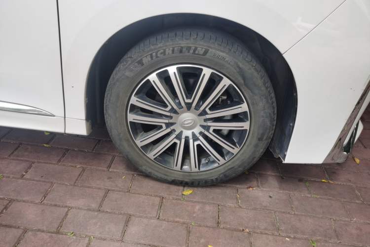 Used GAC Trumpchi M8 2023 Lingxiu Series 390T Prestige Edition Right Front Wheel Hub
