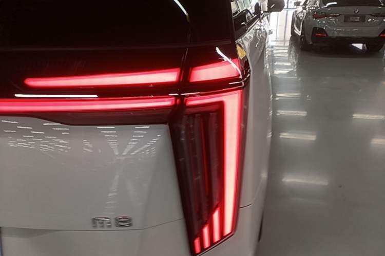 Used GAC Trumpchi M8 2023 Zongshi Series 400T Ultimate Edition Right Rear Taillight