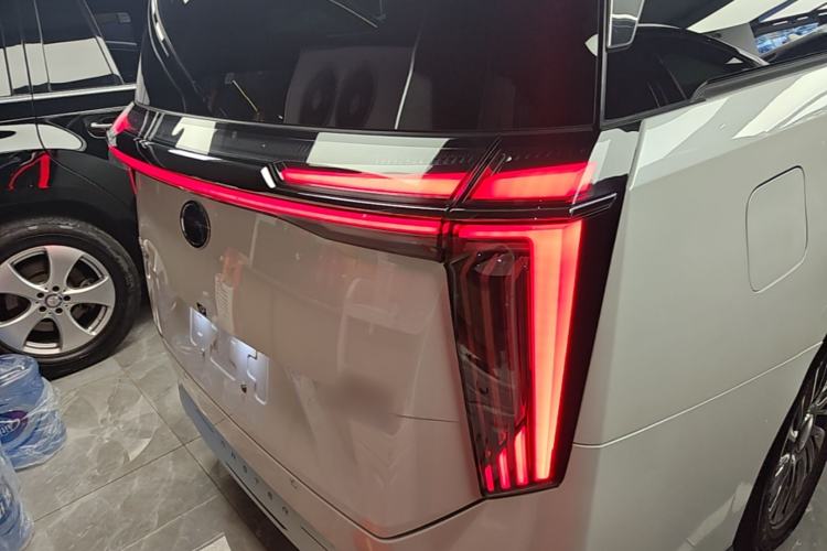 Used GAC Trumpchi M8 2023 Zongshi Series Dual-Motor Flagship Edition Right Rear Taillight