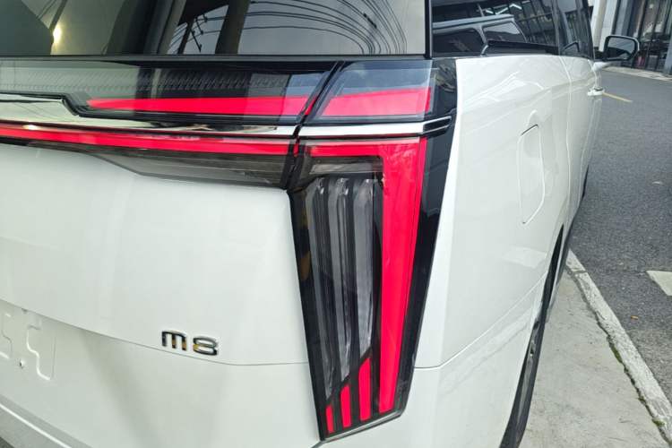 Used GAC Trumpchi M8 2023 Zongshi Series 400T Ultimate Edition Right Rear Taillight
